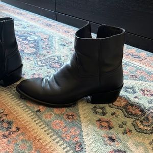 Women’s Tecovas. Size 10 B. Bought last summer, barely worn.